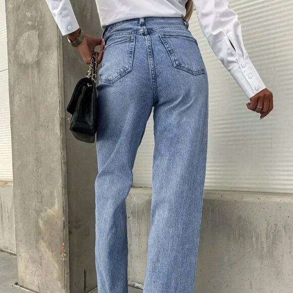 Light Wash Casual Women's Straight Leg Jeans With Pockets - Picture 2 of 4